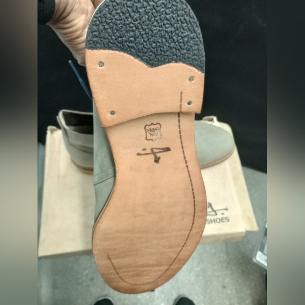 Men's suede chukka Boots - Picture 3 of 3